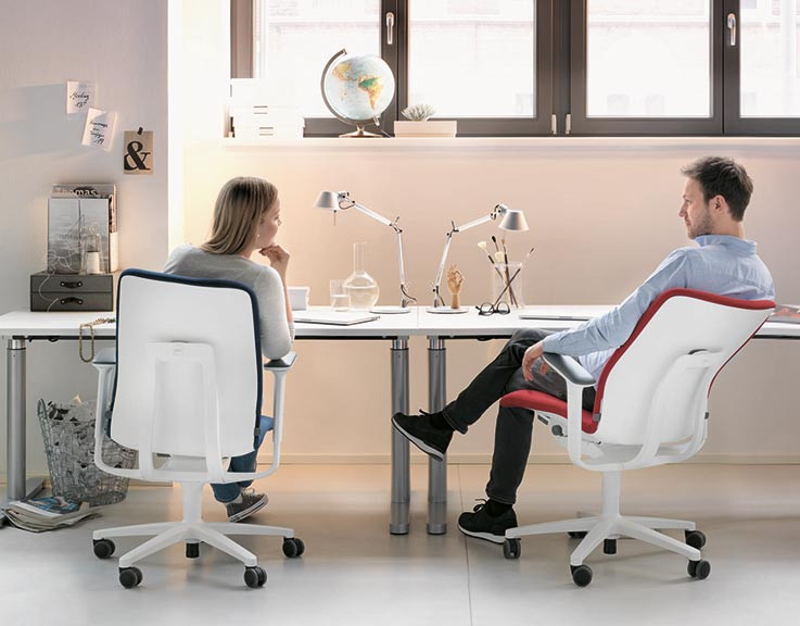 Sedie da ufficio Seduta tridimensionale con cinematica tridimensionale Trimension dello specialista di sedie da ufficio Wilkhahn
